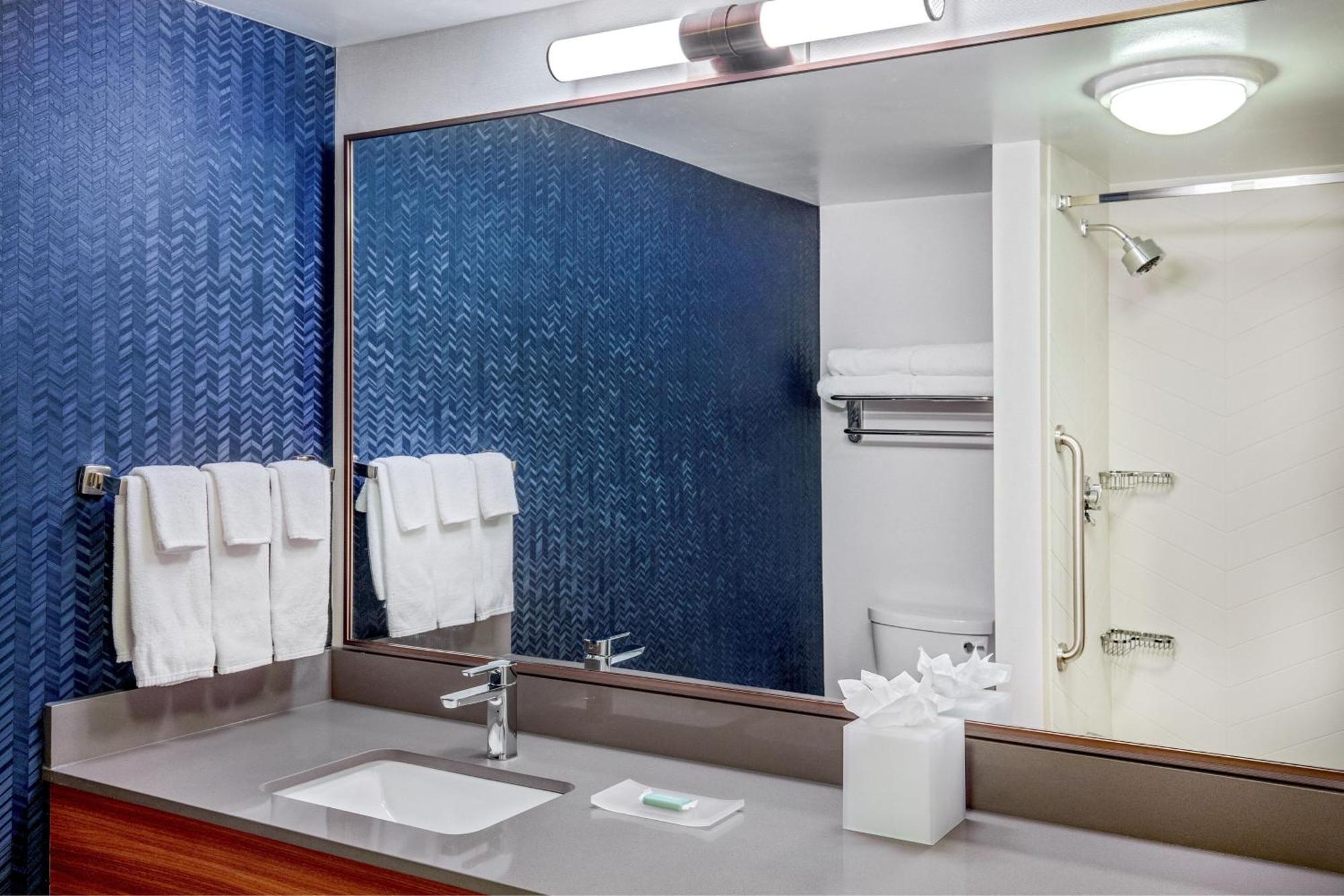 Fairfield Inn & Suites By Marriott Brunswick Freeport Buitenkant foto