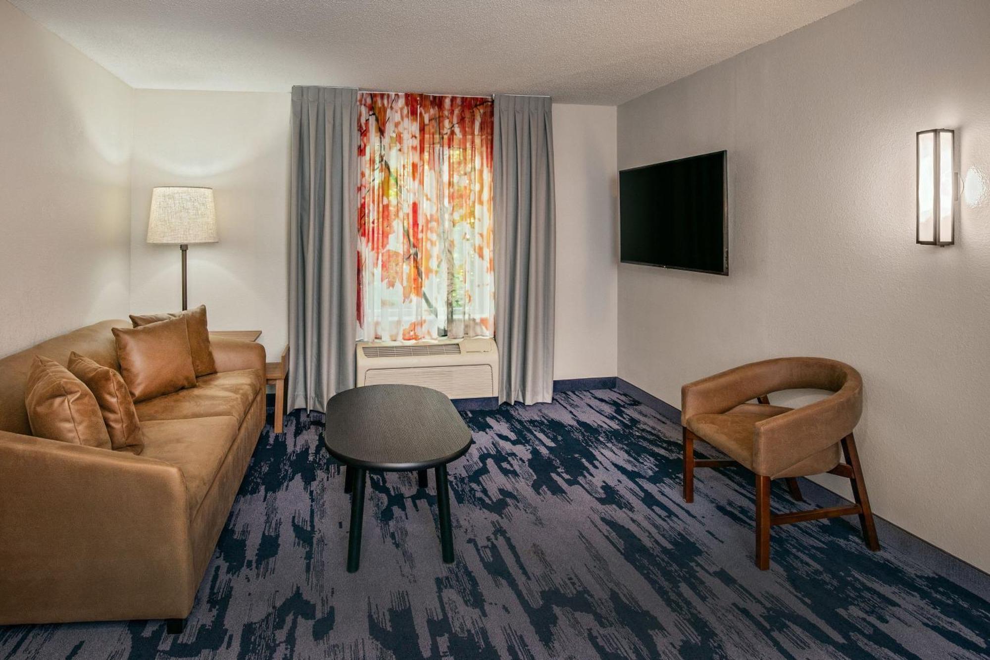 Fairfield Inn & Suites By Marriott Brunswick Freeport Buitenkant foto