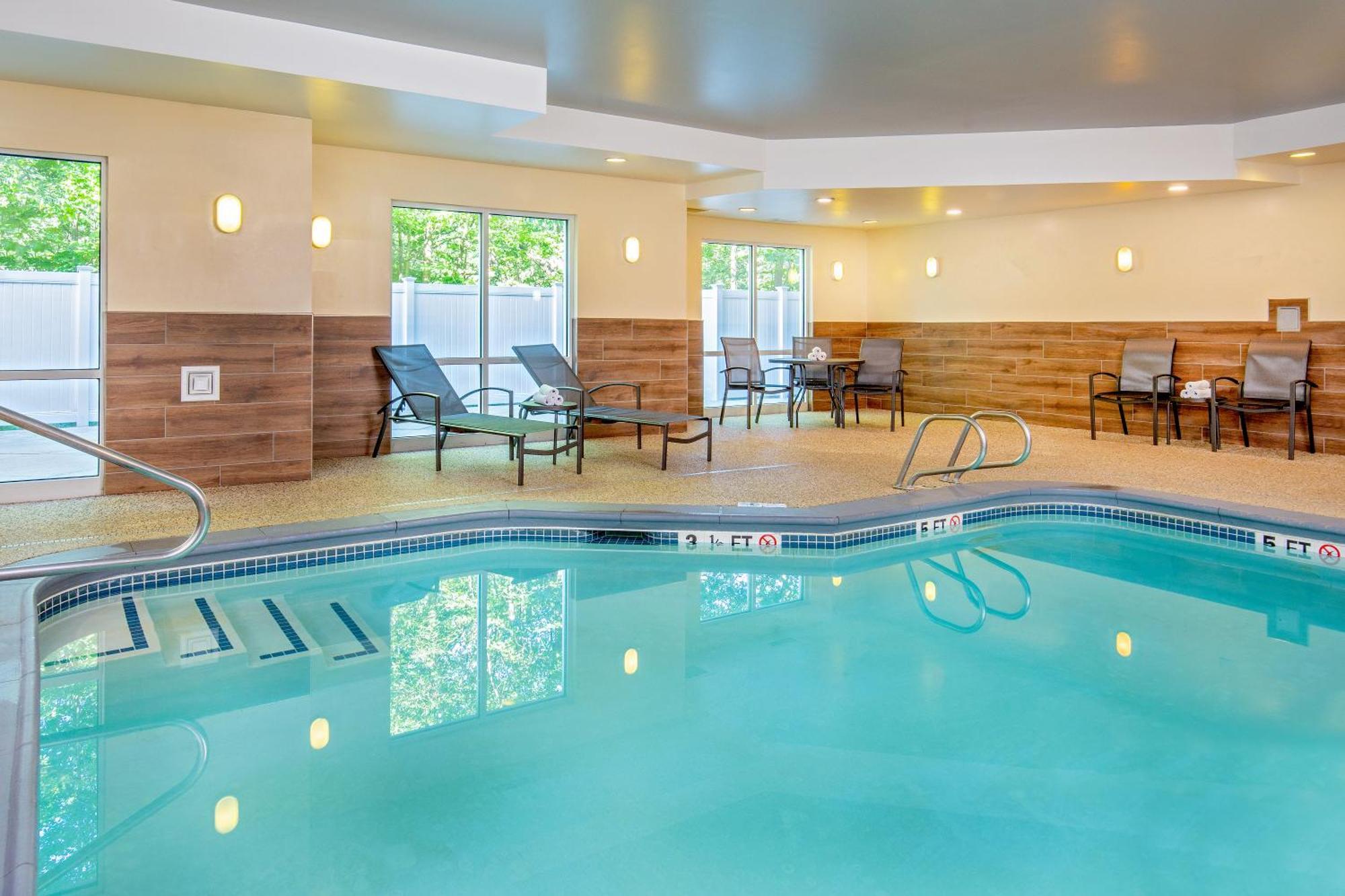 Fairfield Inn & Suites By Marriott Brunswick Freeport Buitenkant foto
