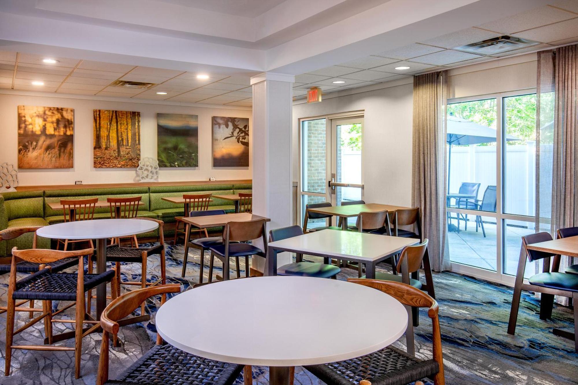 Fairfield Inn & Suites By Marriott Brunswick Freeport Buitenkant foto