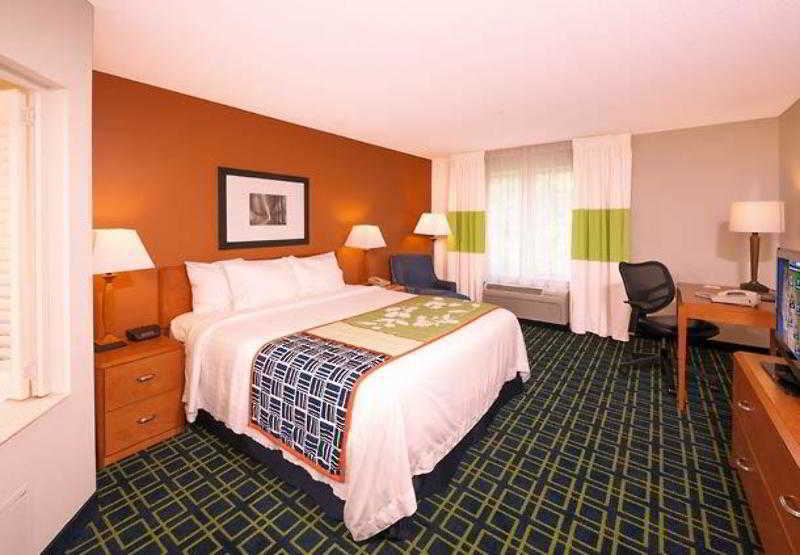 Fairfield Inn & Suites By Marriott Brunswick Freeport Buitenkant foto